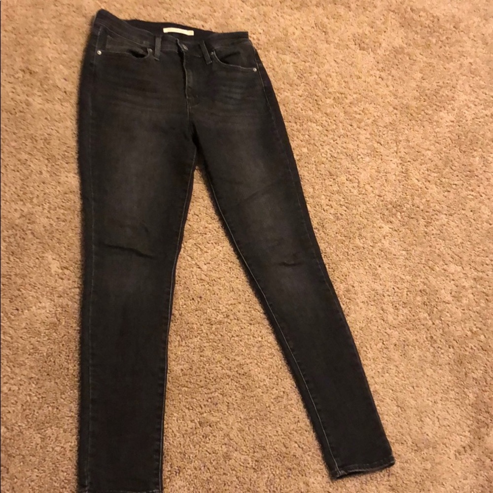 COPY - Levi’s 721 high rise skinny jeans. Worn tw…